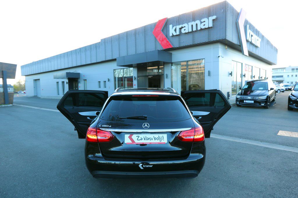 2018 Mercedes-Benz C-klasa Avantgarde — fotografija 17