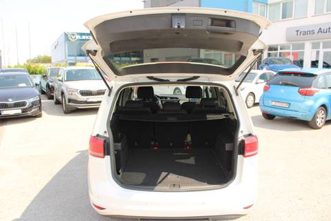 2016 Volkswagen Touran — sličica 9