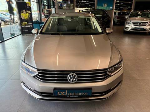 2015 Volkswagen Passat — sličica 6
