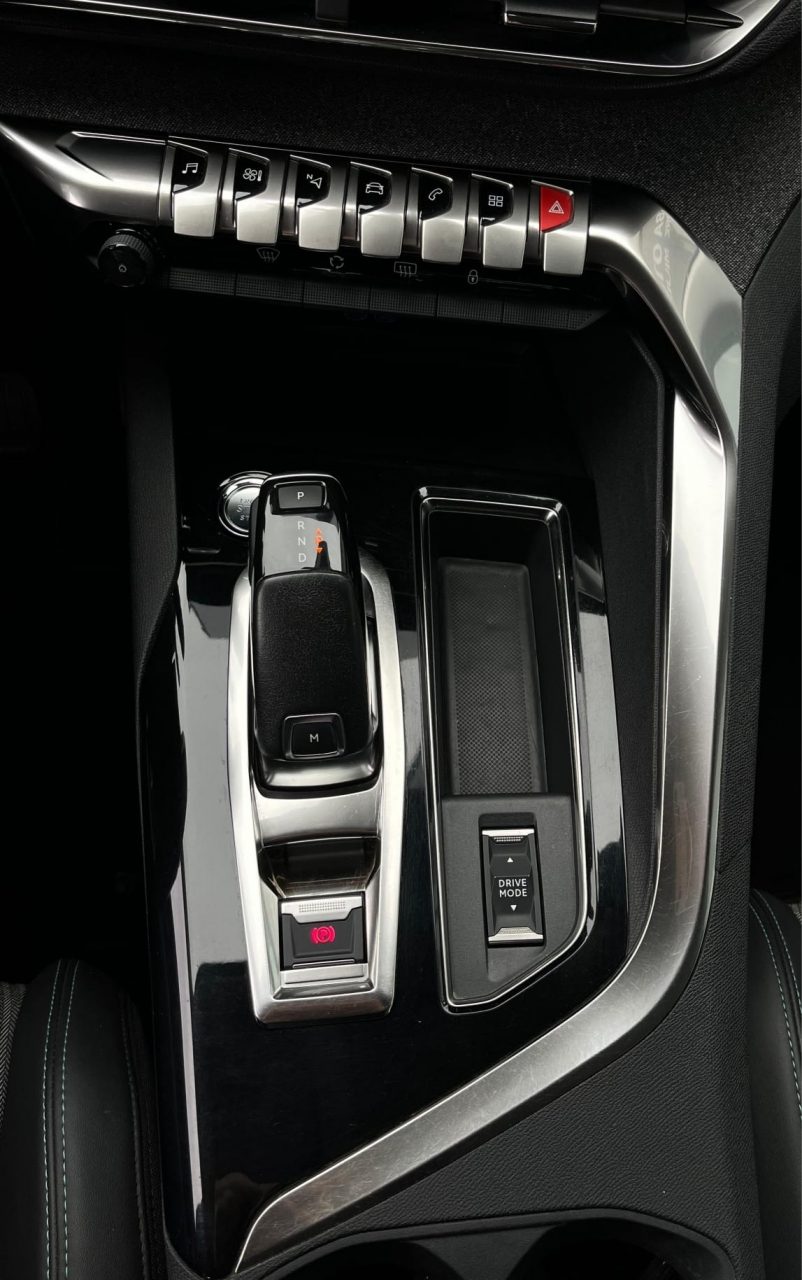 2021 Peugeot 3008 — fotografija 25