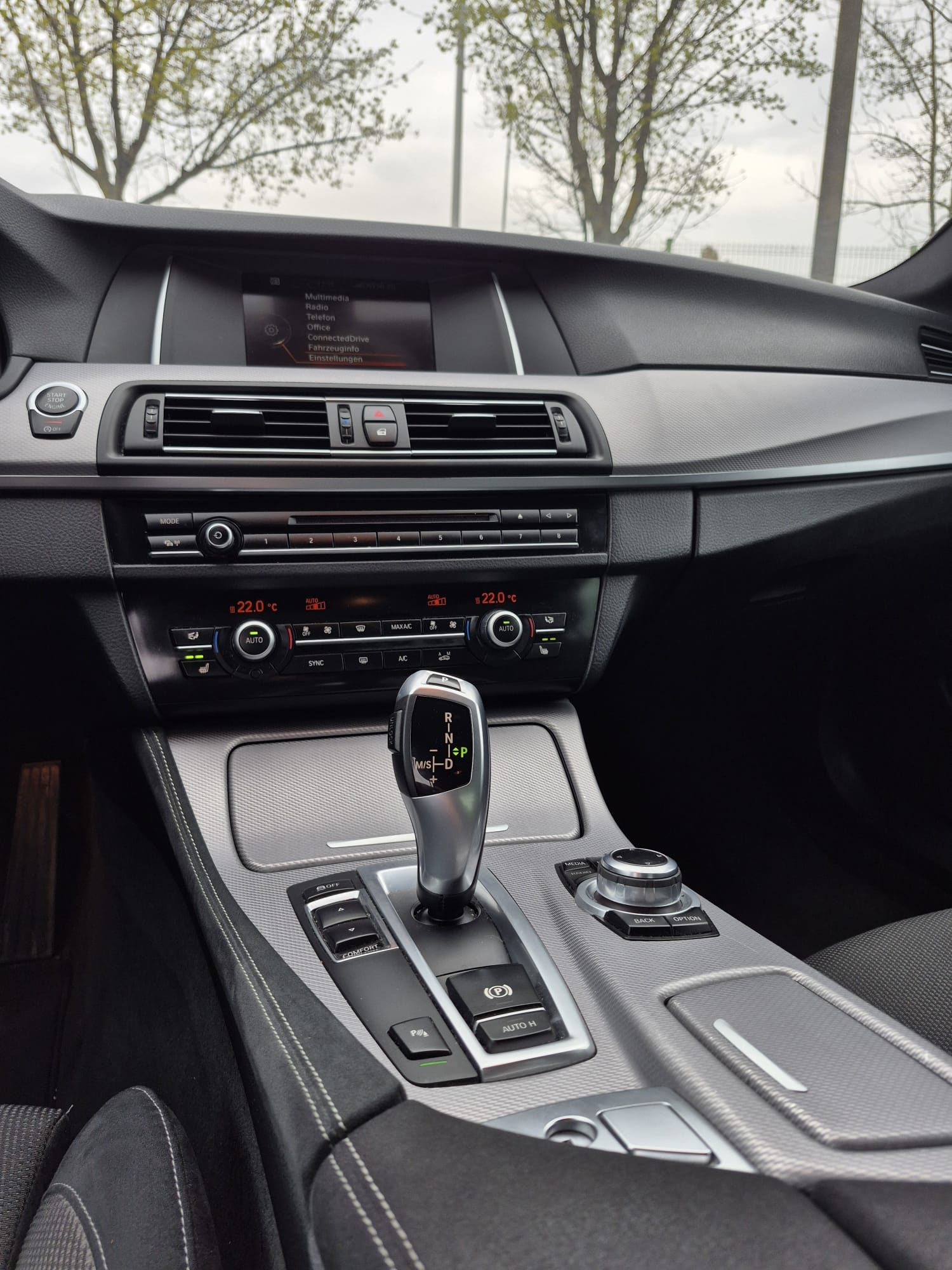 2015 BMW Serija 5 — fotografija 18