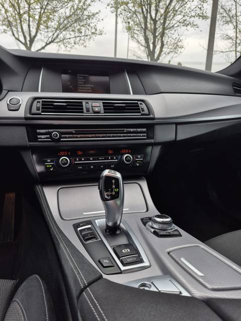 2015 BMW Serija 5 — sličica 18