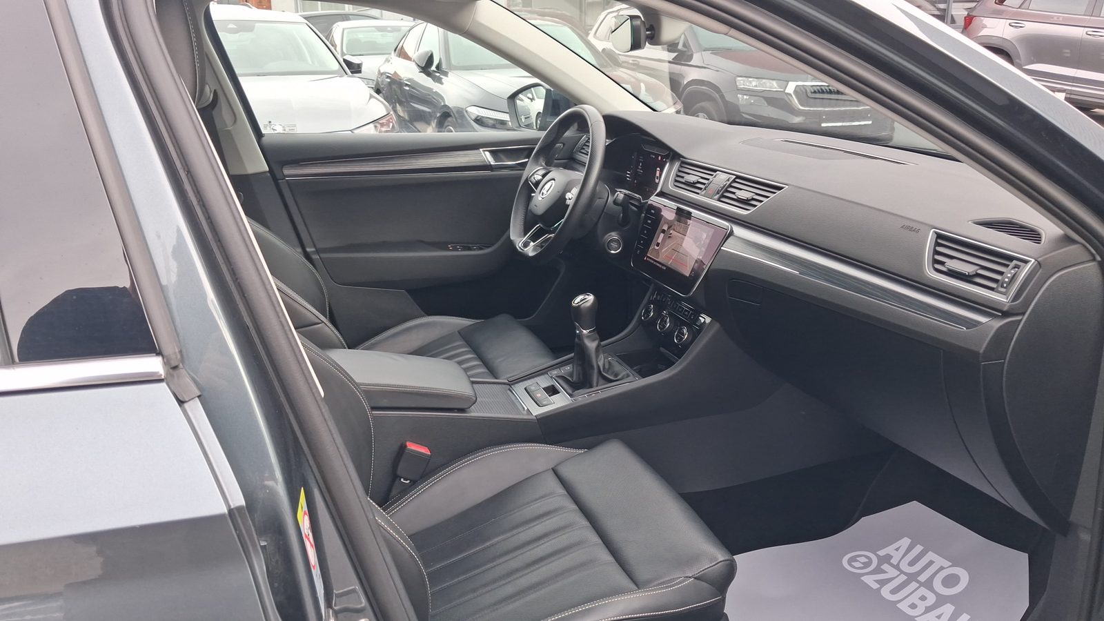 2022 Škoda Superb — fotografija 9