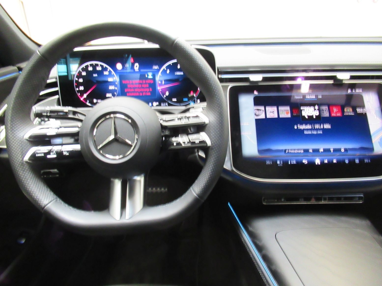 2025 Mercedes-Benz E-klasa AMG Line — fotografija 14