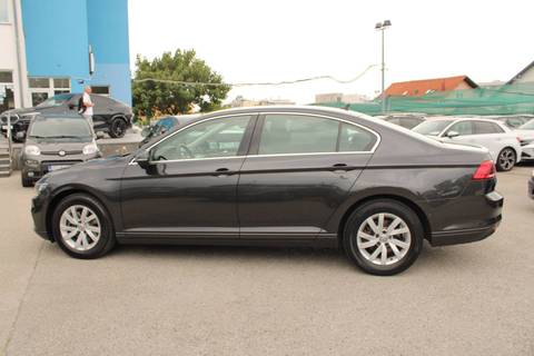 2021 Volkswagen Passat — sličica 8