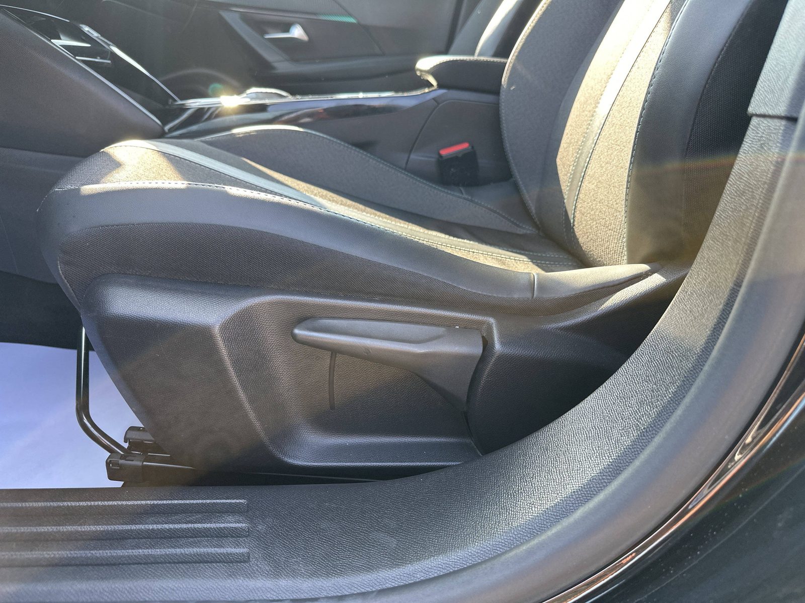 2022 Peugeot 2008 — fotografija 26