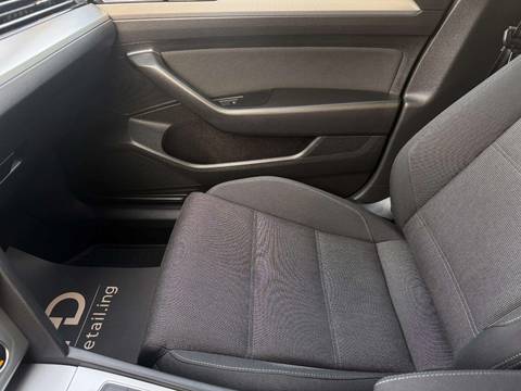 2019 Volkswagen Passat — sličica 10