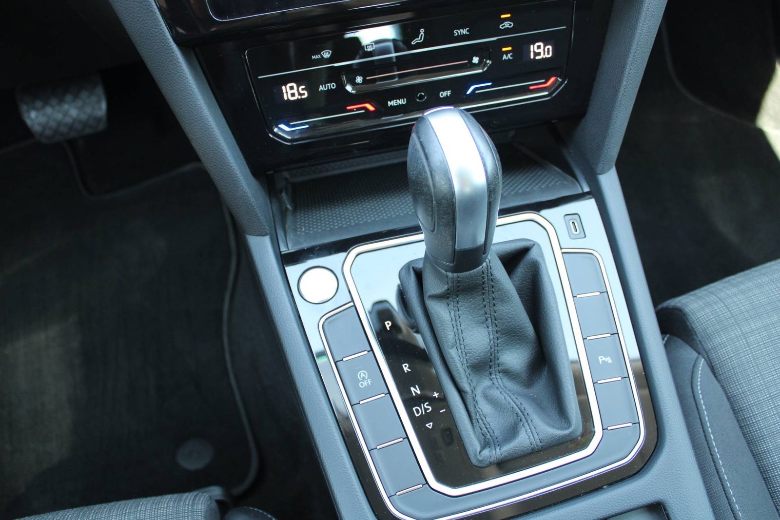 2022 Volkswagen Passat Variant — fotografija 16