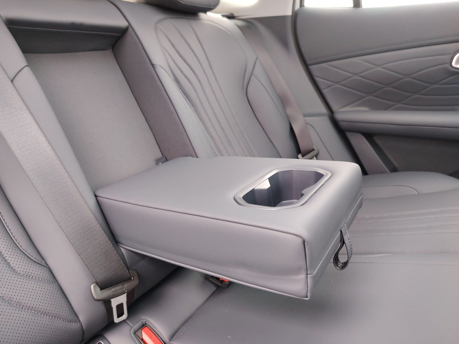 2026 Geely Starray EM-i — fotografija 28