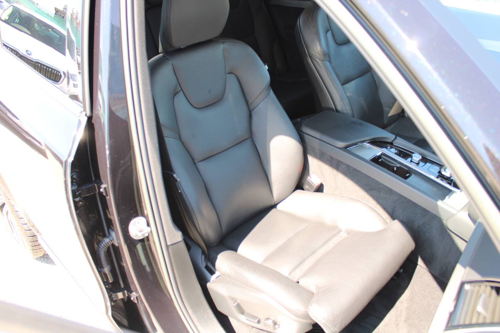 2023 Volvo XC90 — fotografija 13