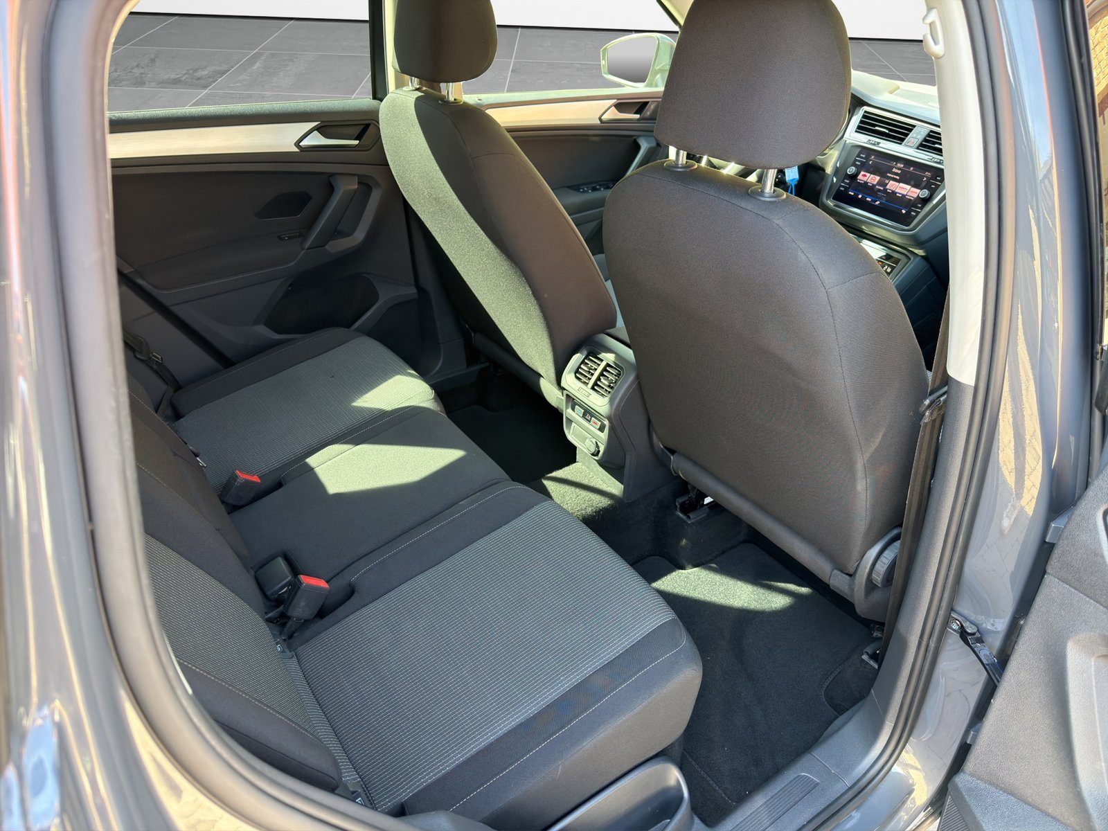 2021 Volkswagen Tiguan — fotografija 15