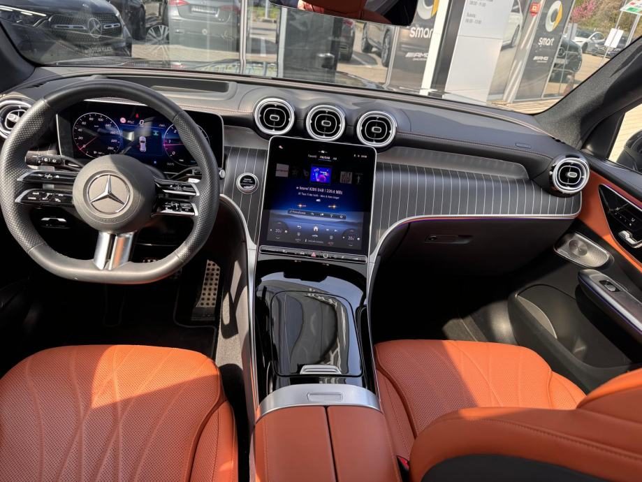 2025 Mercedes-Benz GLC — fotografija 11