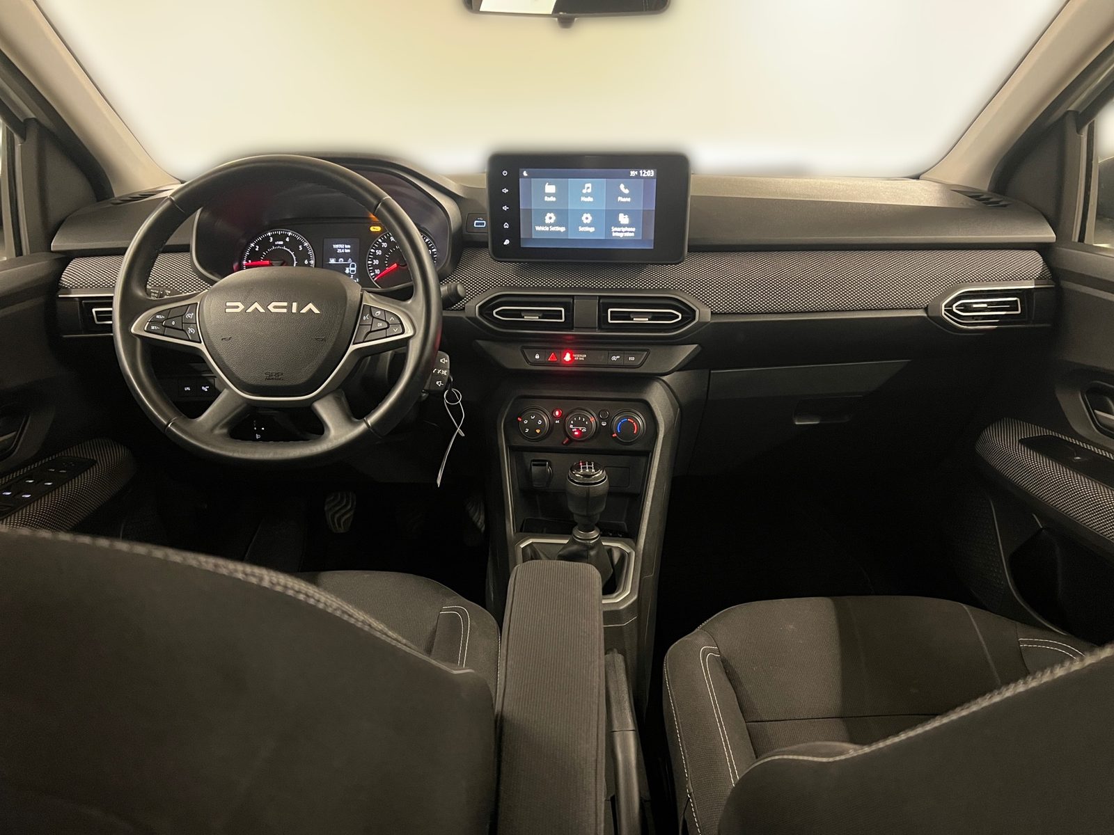 2023 Dacia Sandero — fotografija 18