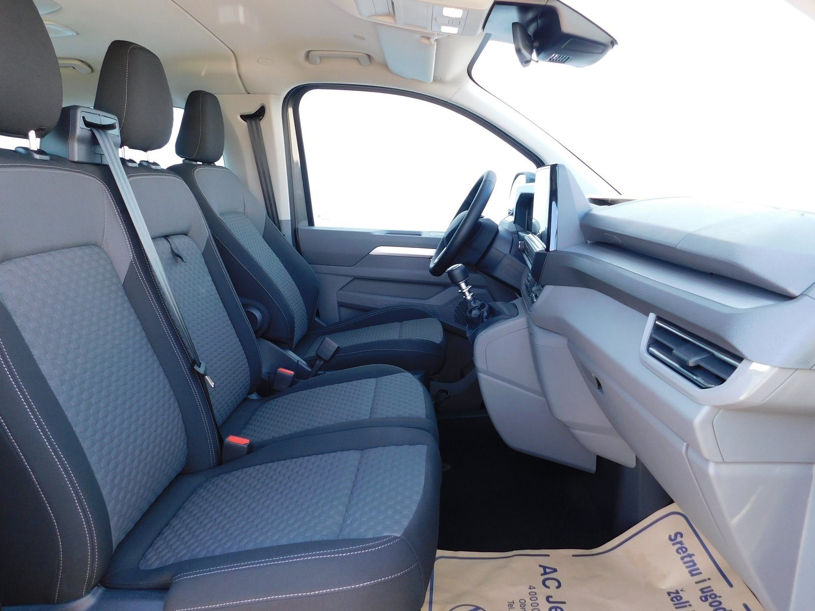 2025 Volkswagen Caravelle — fotografija 11