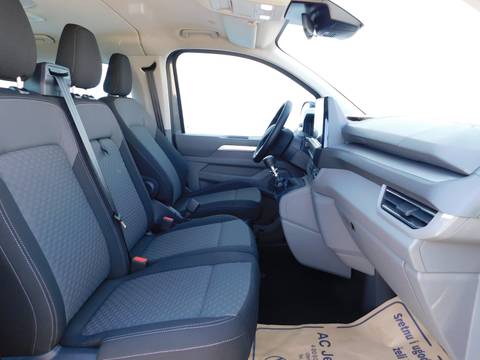 2025 Volkswagen Caravelle — sličica 11