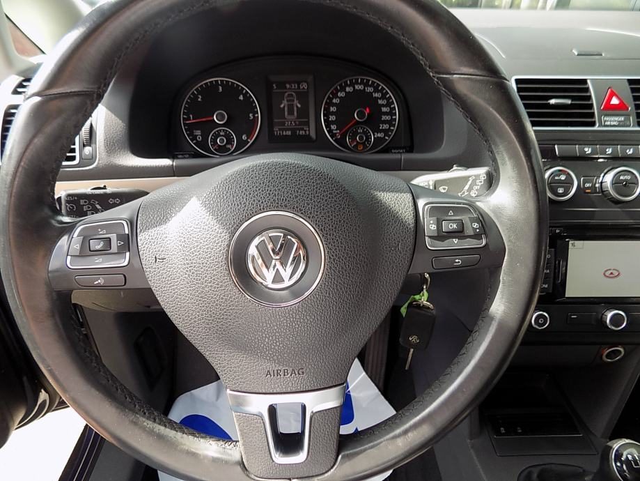 2014 Volkswagen Touran — fotografija 10