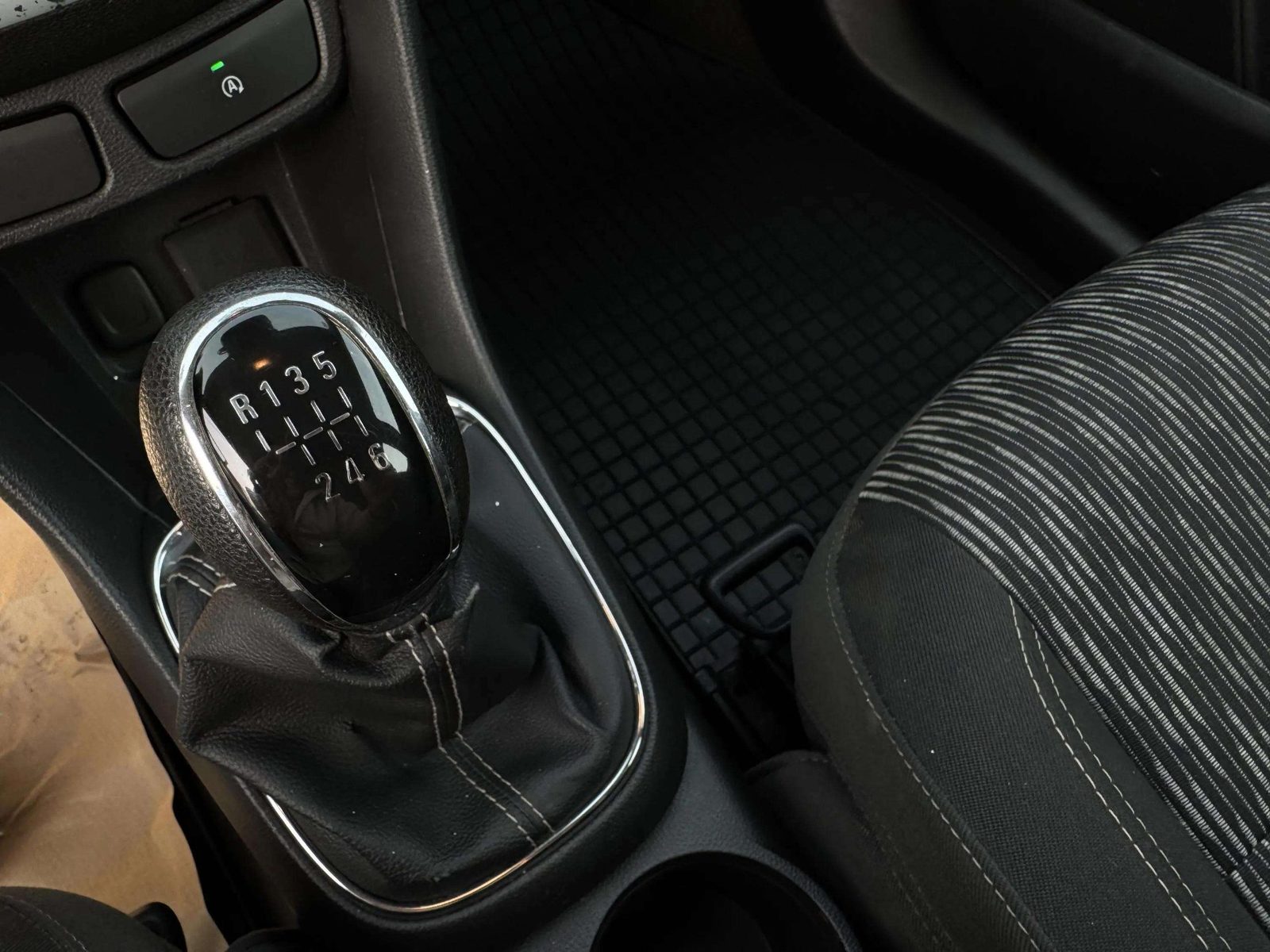 2015 Opel Mokka — fotografija 12
