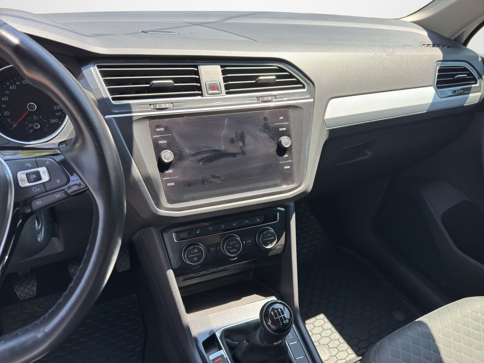 2018 Volkswagen Tiguan — fotografija 9