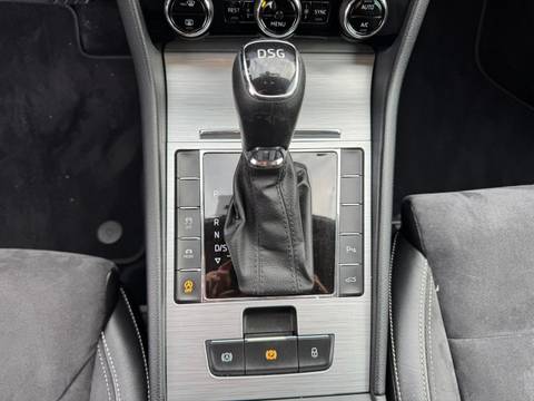 2020 Škoda Superb — sličica 15