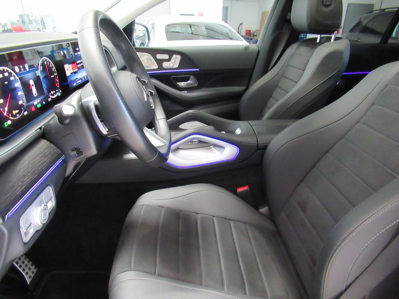 2025 Mercedes-Benz GLE — fotografija 18