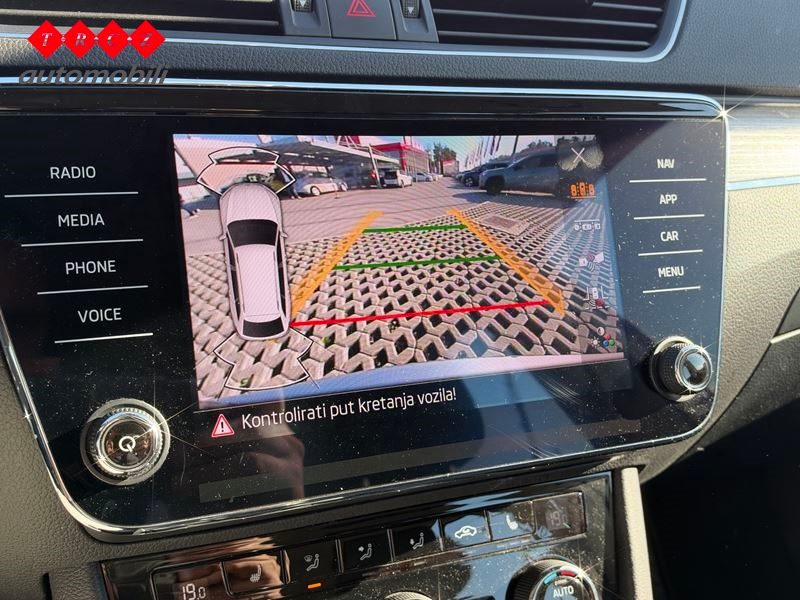 2022 Škoda Superb — fotografija 10