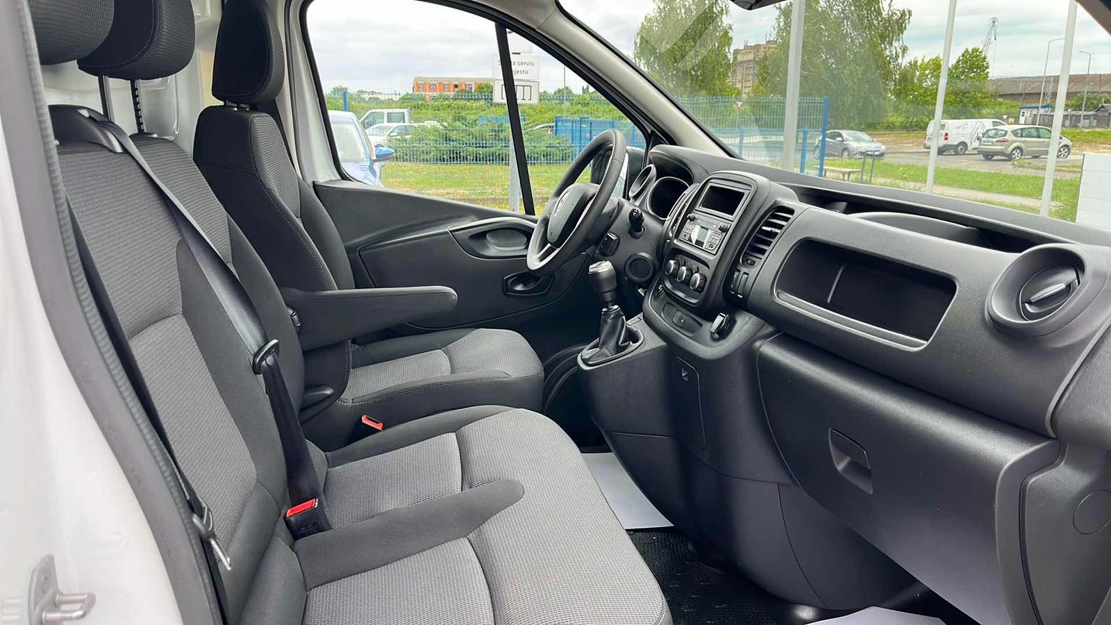 2021 Renault Trafic — fotografija 9