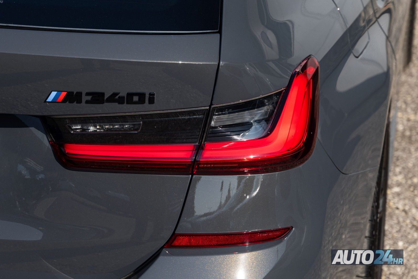 2020 BMW Serija 3 M340i — fotografija 13