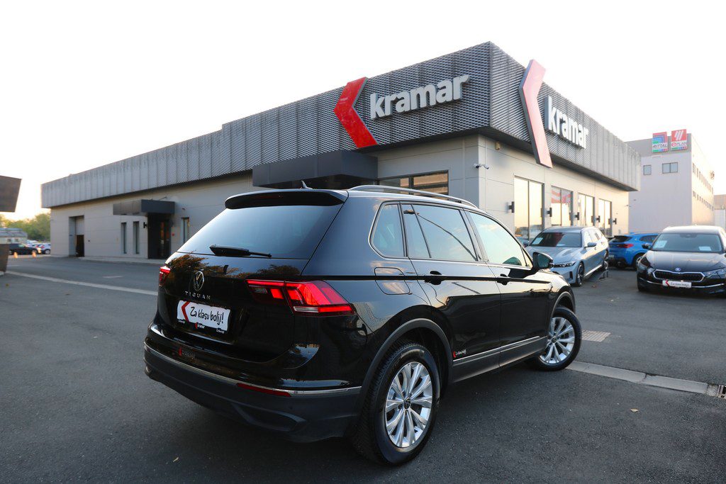 2021 Volkswagen Tiguan — fotografija 15
