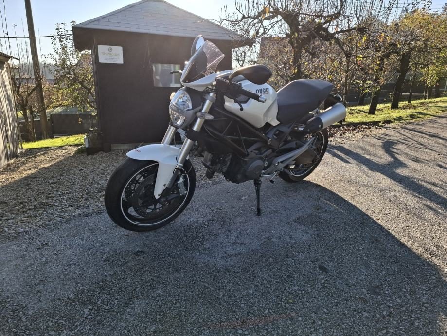 2009 Ducati Monster 696 — fotografija 7