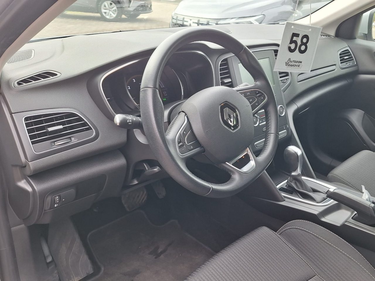 2020 Renault Megane — fotografija 11