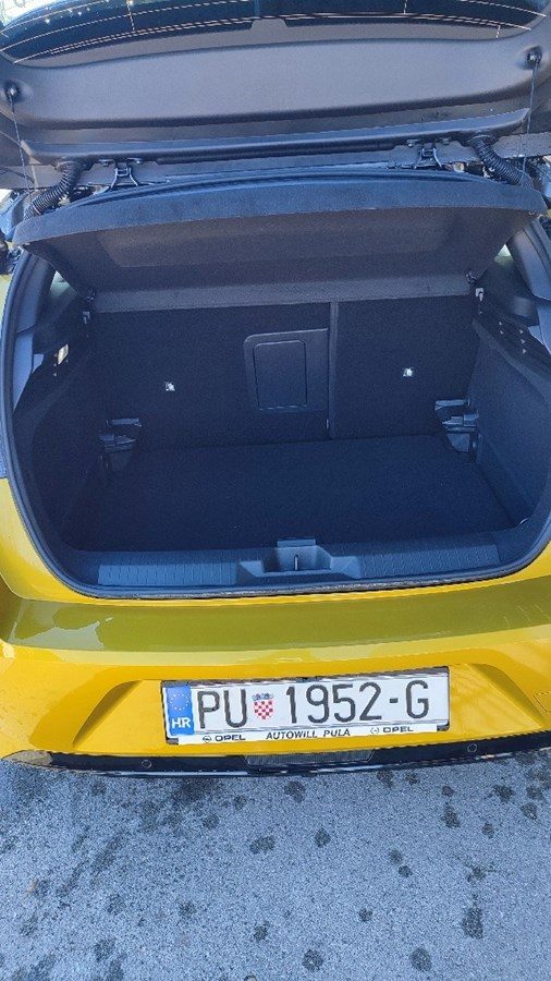 2023 Opel Astra — fotografija 12