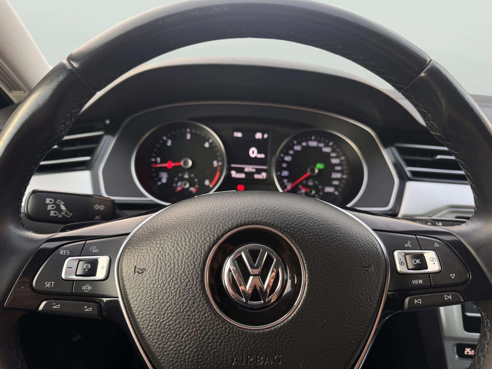 2019 Volkswagen Passat — fotografija 9