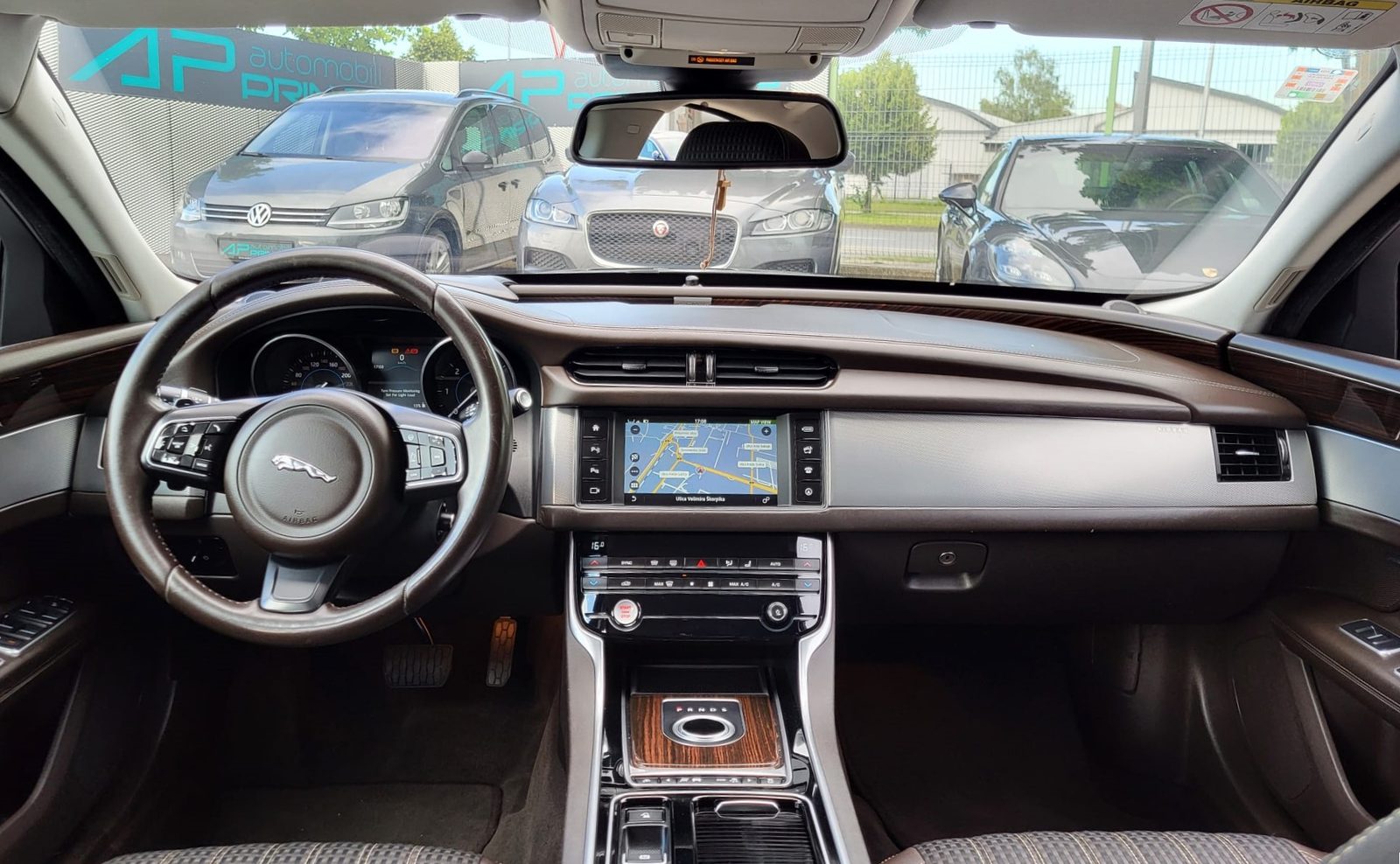 2015 Jaguar XF — fotografija 14
