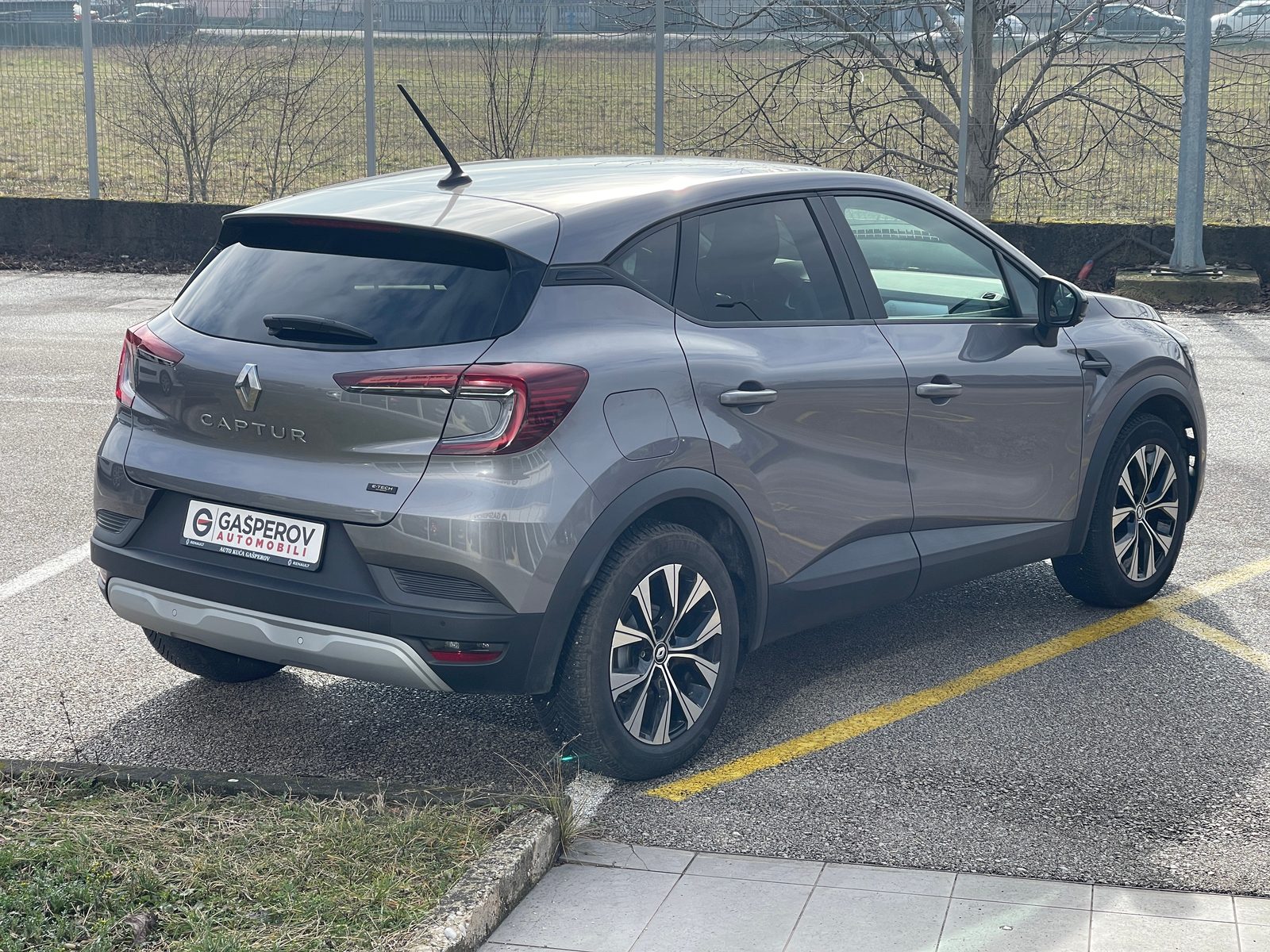 2023 Renault Captur — fotografija 6