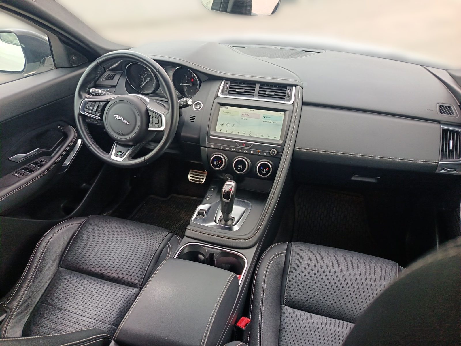 2020 Jaguar E-Pace — fotografija 23