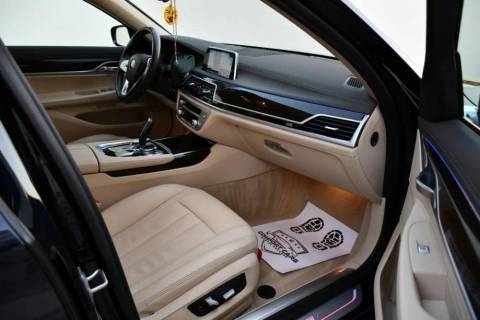2017 BMW Serija 7 — sličica 19
