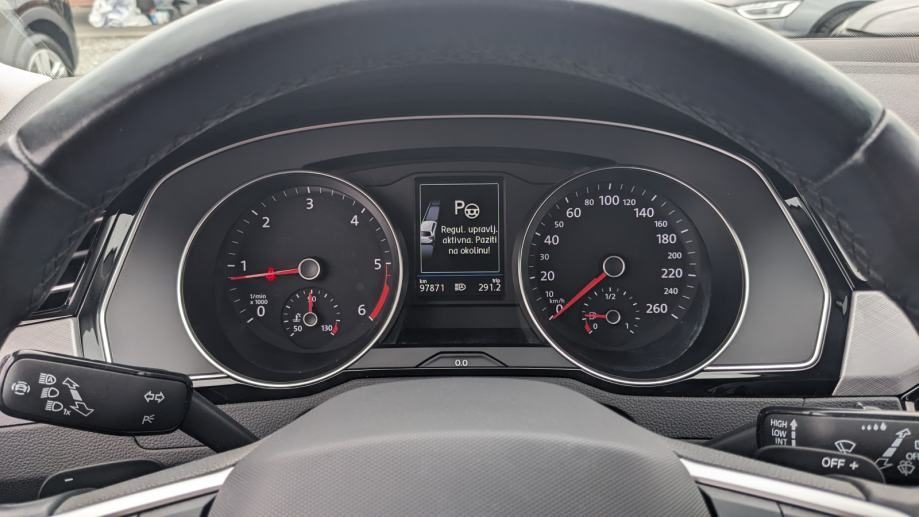 2022 Volkswagen Passat — fotografija 16