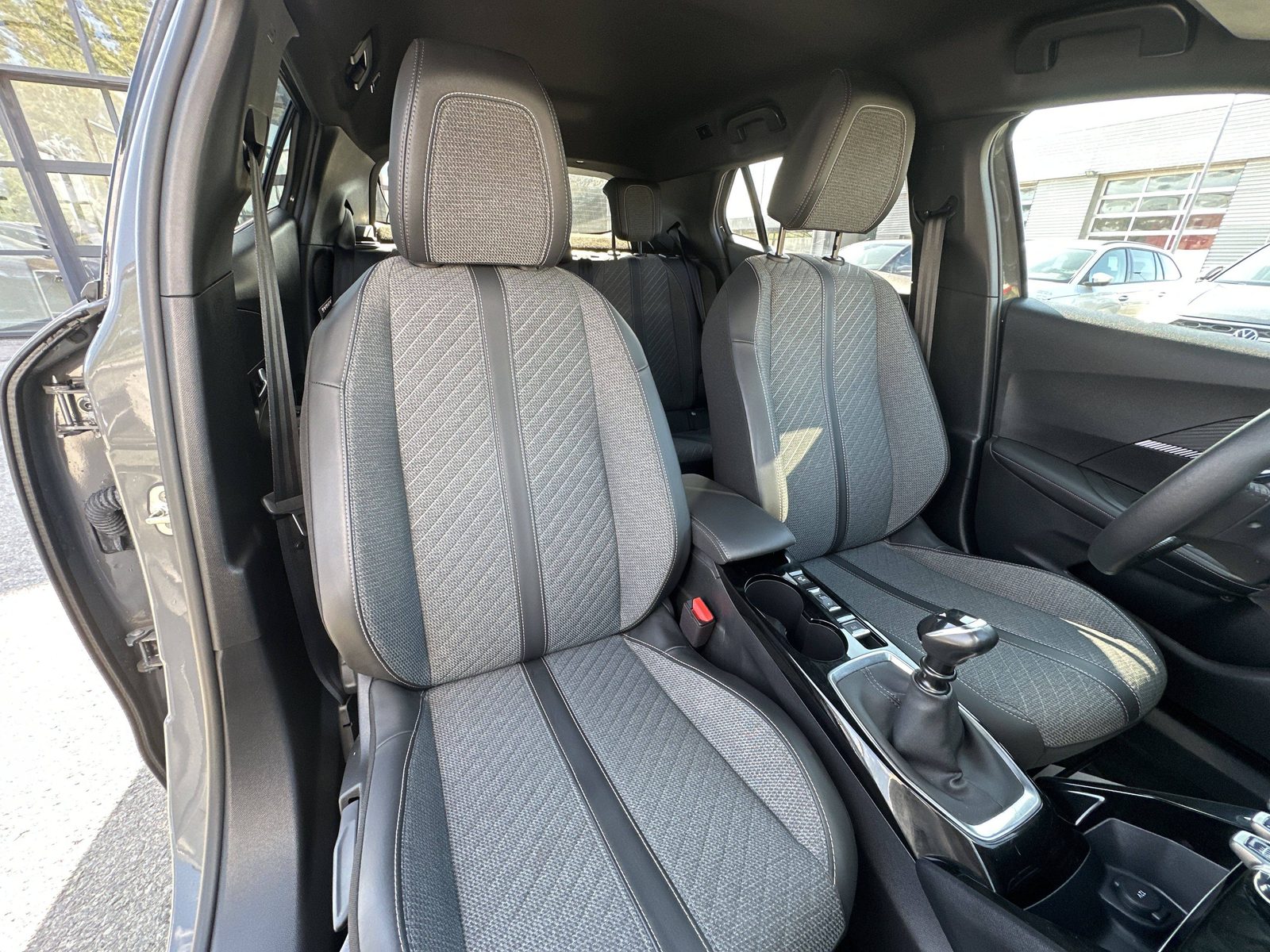 2025 Peugeot 2008 — fotografija 21