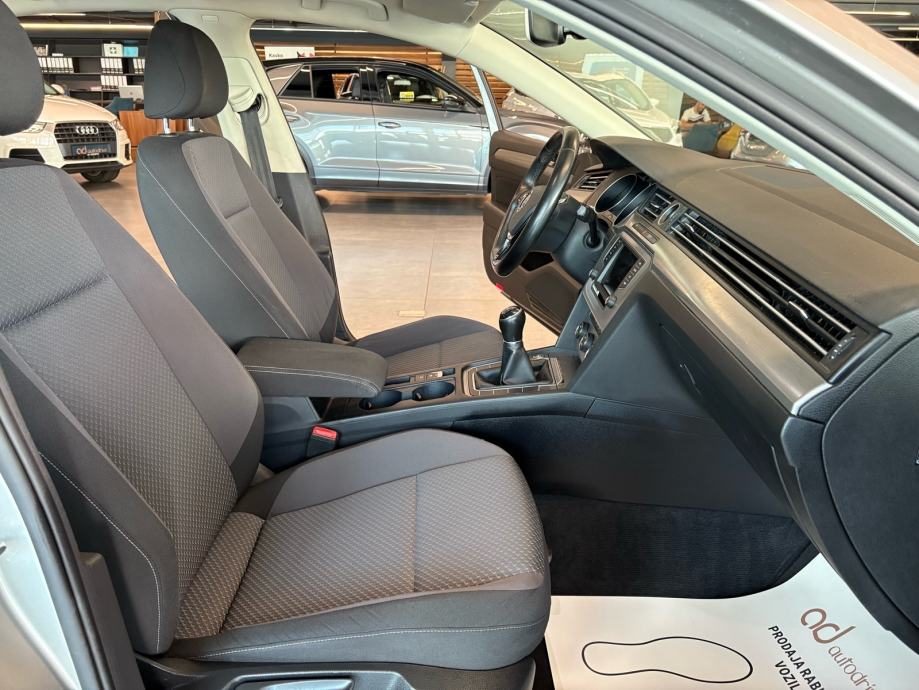 2015 Volkswagen Passat — fotografija 23