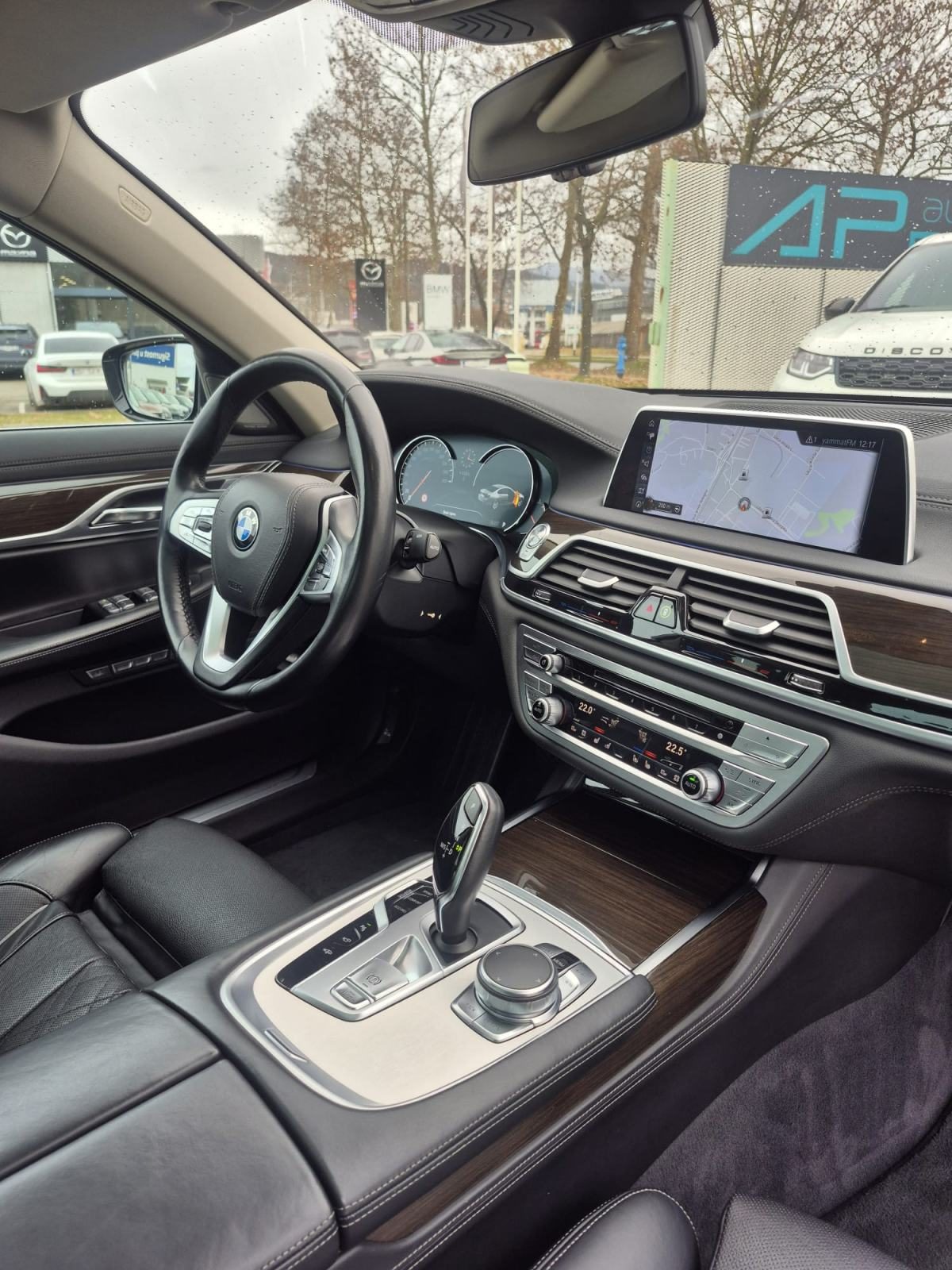 2016 BMW Serija 7 — fotografija 22