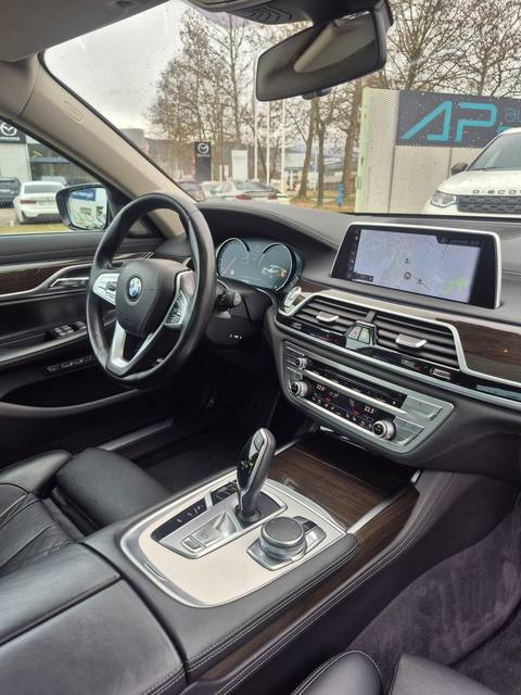 2016 BMW Serija 7 — sličica 22