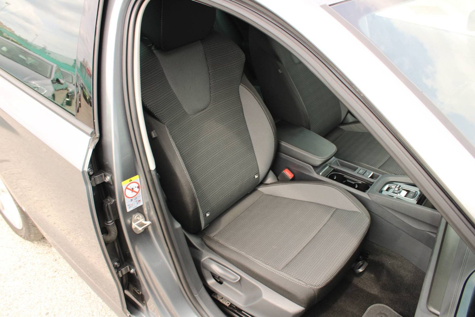 2023 Škoda Octavia Combi — fotografija 12