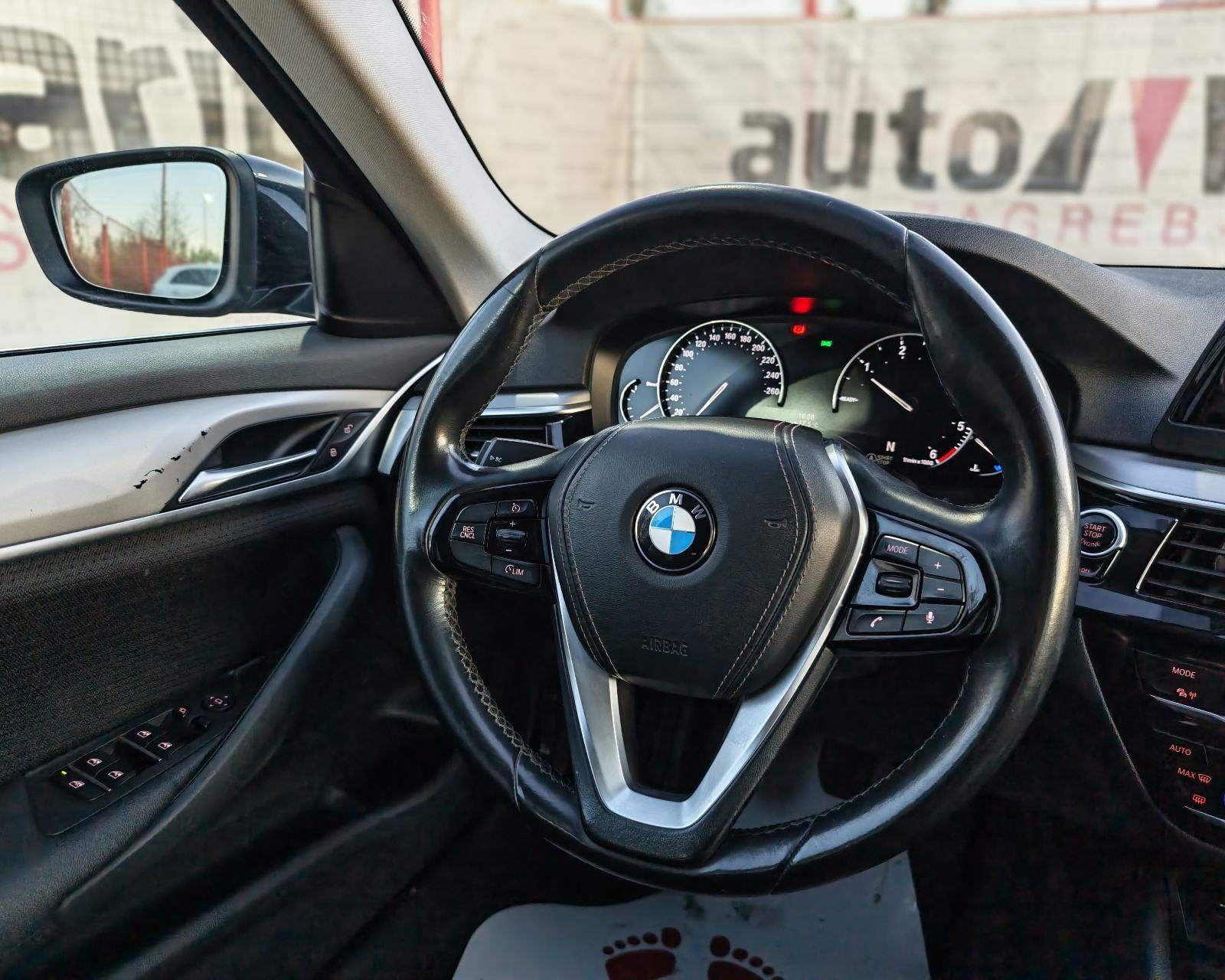 2017 BMW Serija 5 — fotografija 14