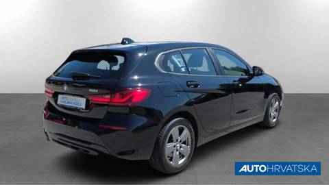 2022 BMW Serija 1 — sličica 5