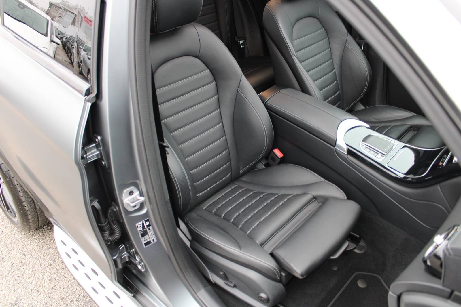 2022 Mercedes-Benz GLC — fotografija 12