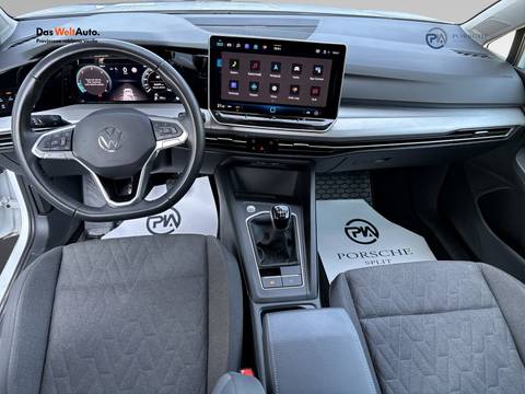 2025 Volkswagen Golf — sličica 12