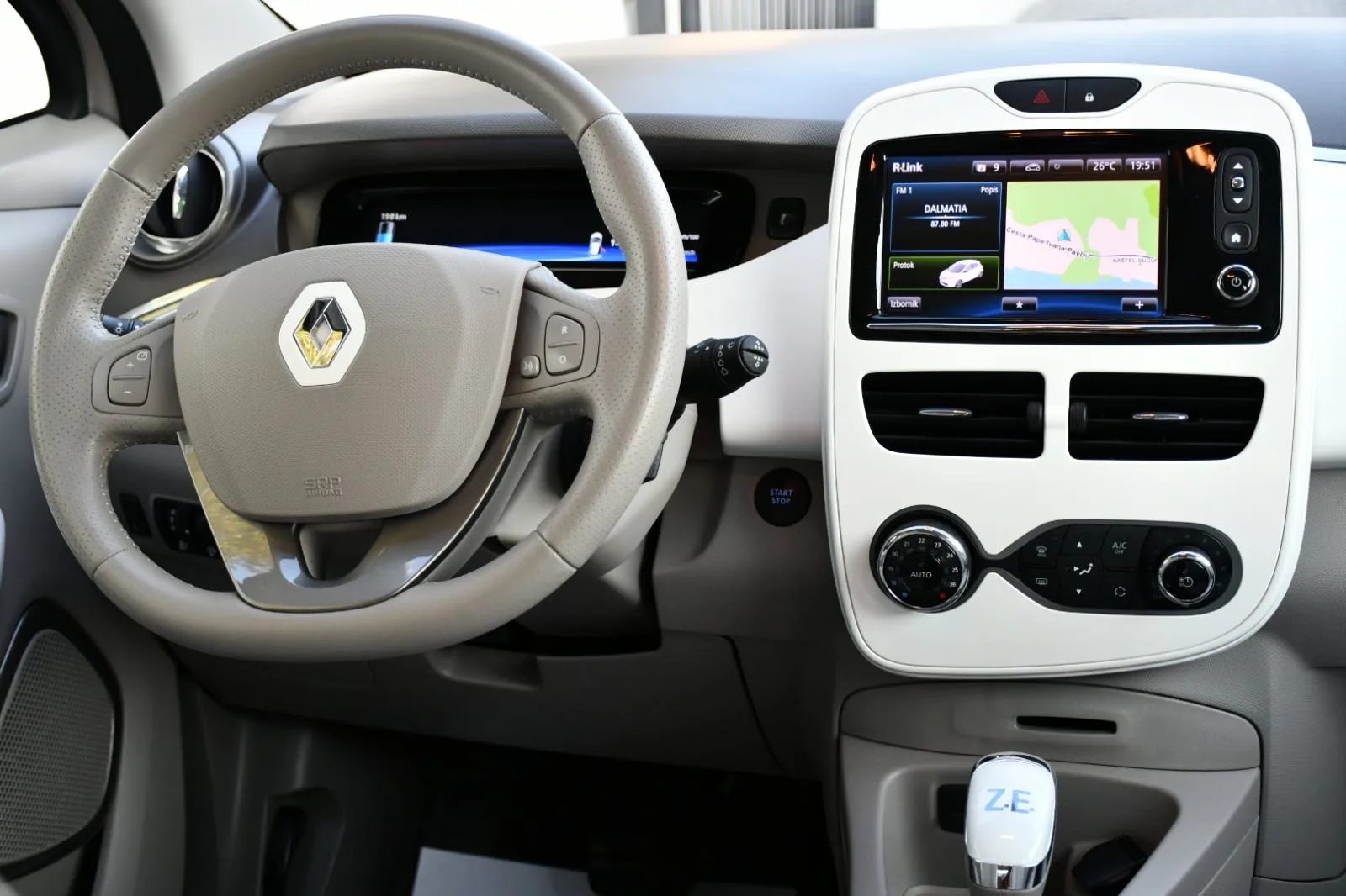 2018 Renault Zoe — fotografija 15