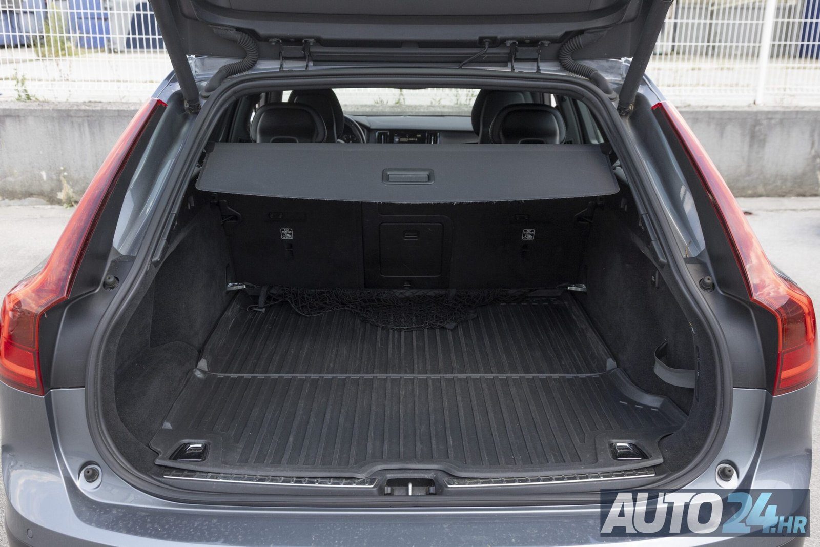 2017 Volvo V90 Cross Country — fotografija 16