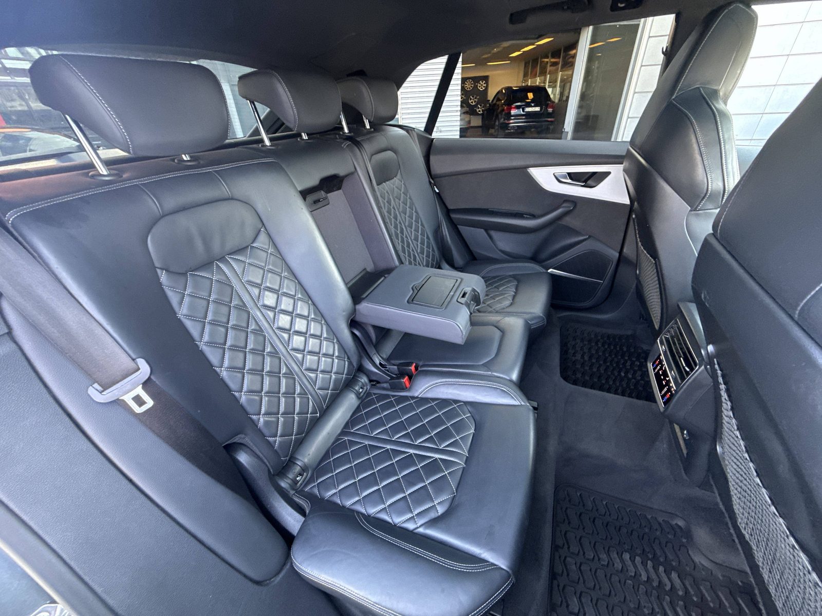 2021 Audi Q8 — fotografija 26