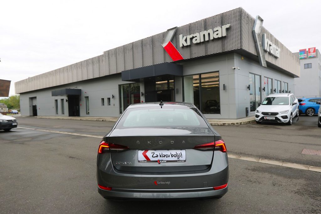 2022 Škoda Octavia — fotografija 19